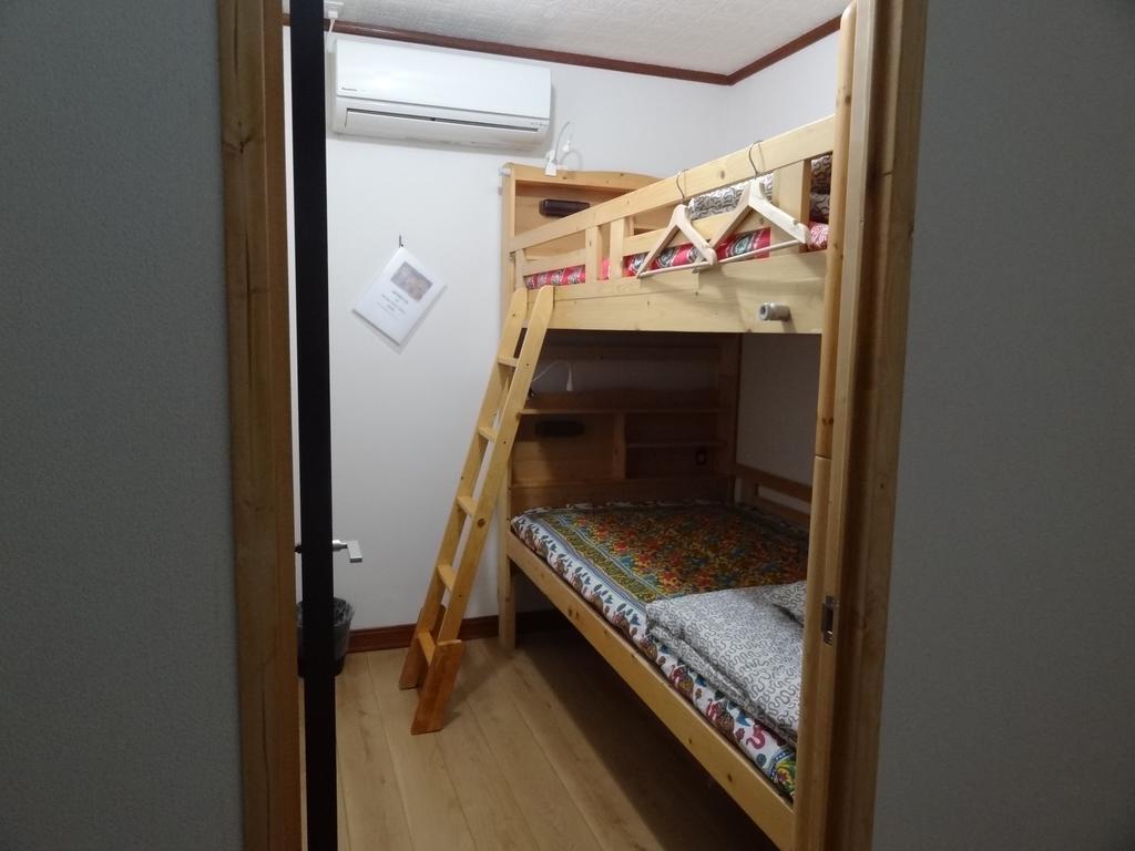 Santana Guest House Осака Екстер'єр фото