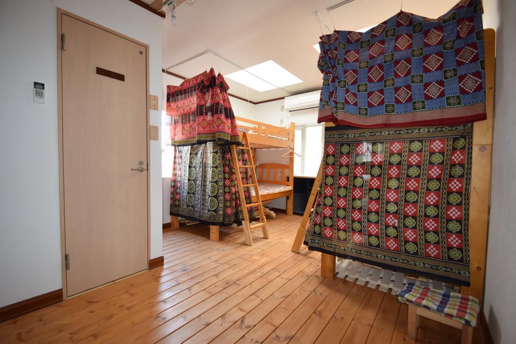 Santana Guest House Осака Екстер'єр фото